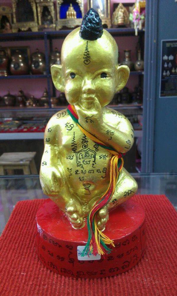 กุมารทอง รุ่น พิเศษ  5 นิ้ว  ใต้ฐานฝังมวลสาร สีผึ้ง กุมาร ขุนแผน     พระอาจารย์ ทิว ขอนแก่น  