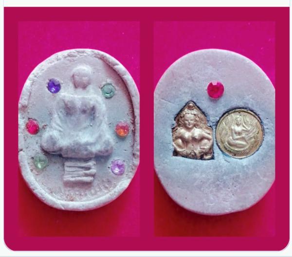 แม่กิมฮวย  เป็นเครื่องรางสายเสน่ห์ของ  หลวงปู่ ครูบาคำเป็ง