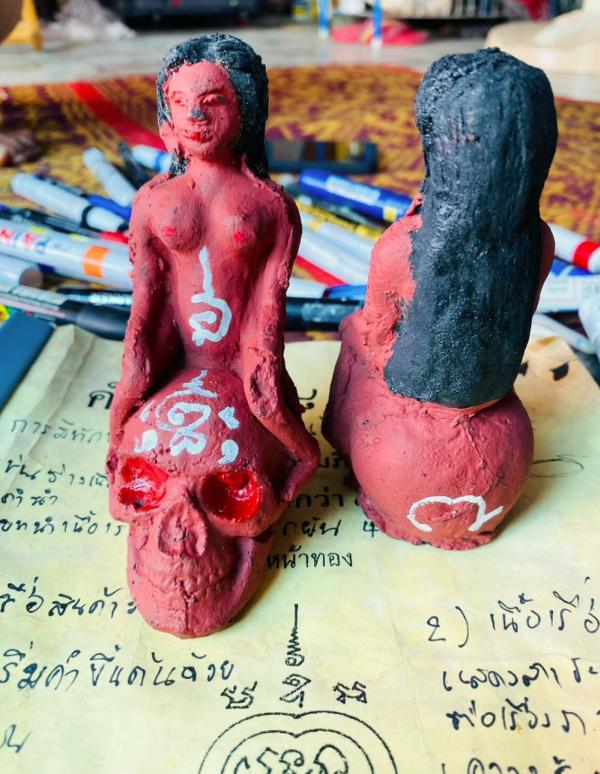แม่เป๋อนางพิม นั่งกะโหลก    ( ขนาดบูชา 3 นิ้ว )    อาจารย์ปาน